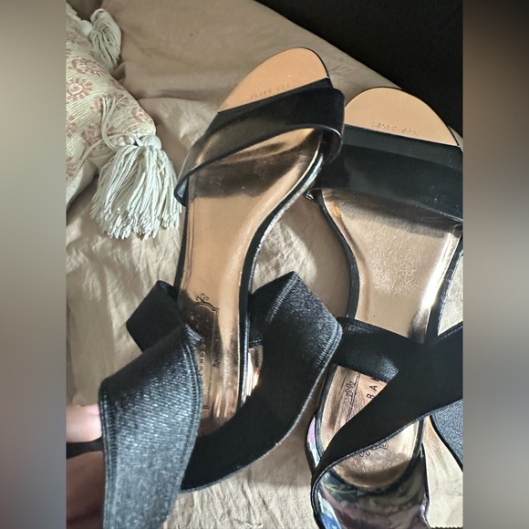 Ted Baker black sandals size EU 36 US size 6 
Ted Baker London - Picture 15 of 16